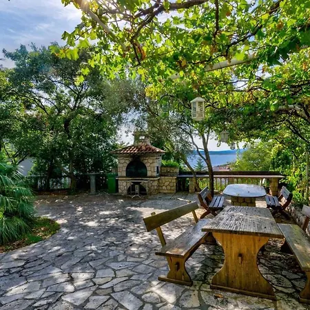 Apartment In Ii Crikvenica