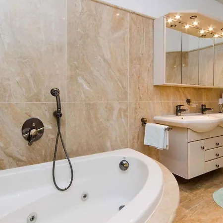 Apartment In Ii Crikvenica